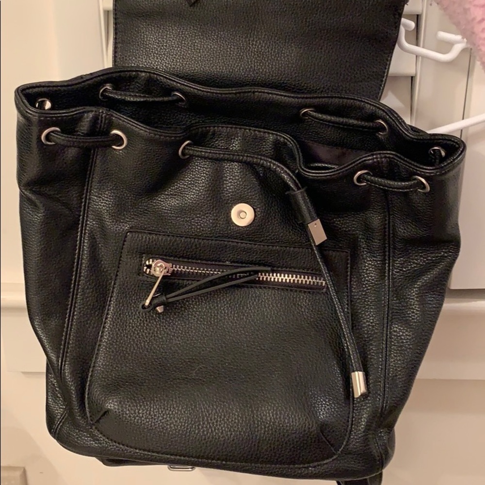 Leather backpack - Picture 2 of 3